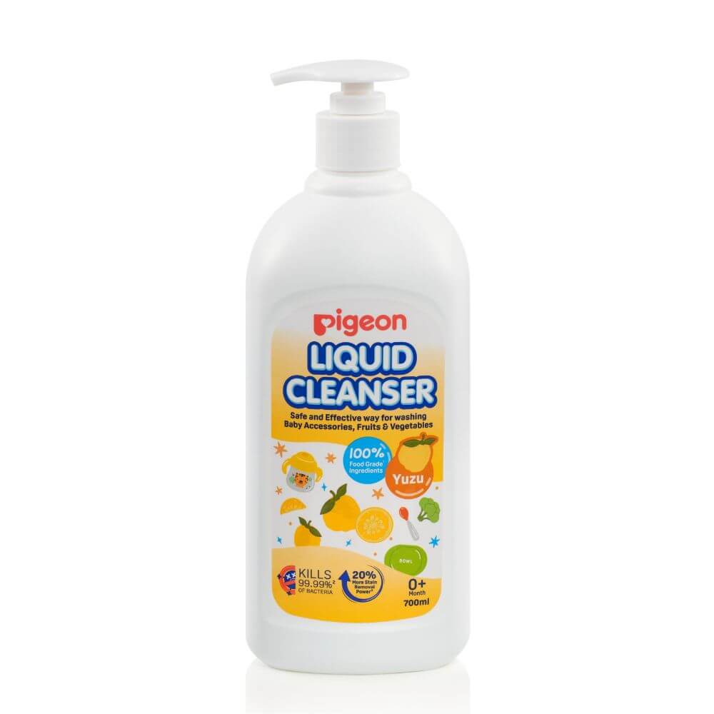 Limpiador de mamaderas y accesorios para bebés Pigeon, botella de 700 ml con aroma a Yuzu, fórmula segura y efectiva, ideal para eliminar residuos de leche y mantener la higiene.